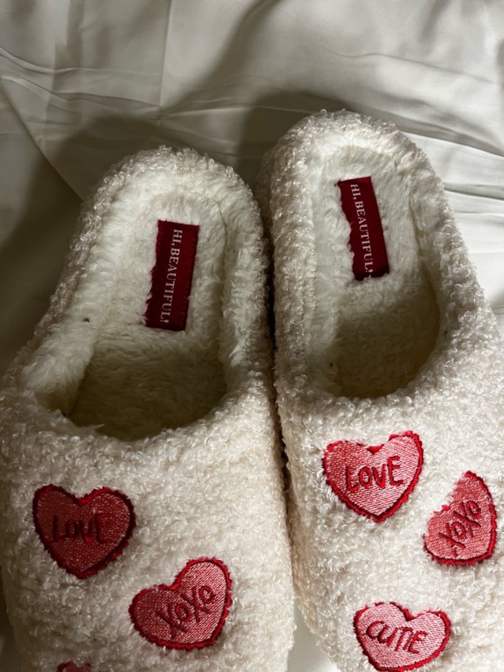 White Fuzzy Heart Patch Slippers - Picture 3 of 5